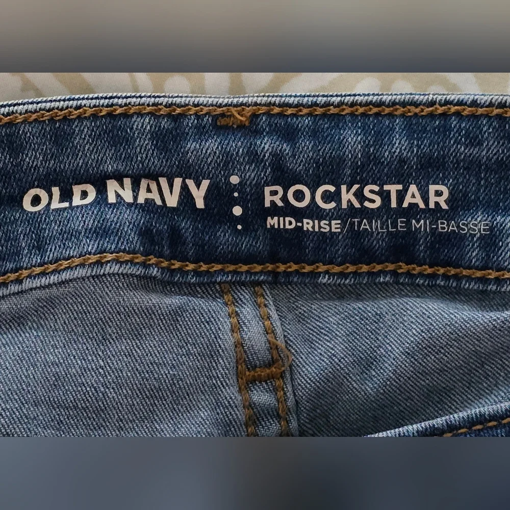 Old Navy Rockstar Jeans, Distressed Denim - Picture 3 of 4
